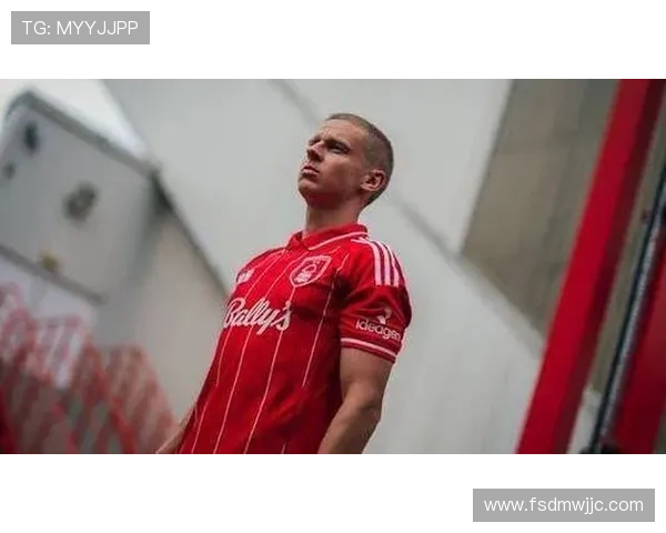 津琴科阿贾克斯首秀六分钟伤退